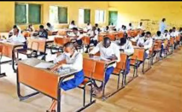 Picture-of-Nigerian-students-writing-WASSCE